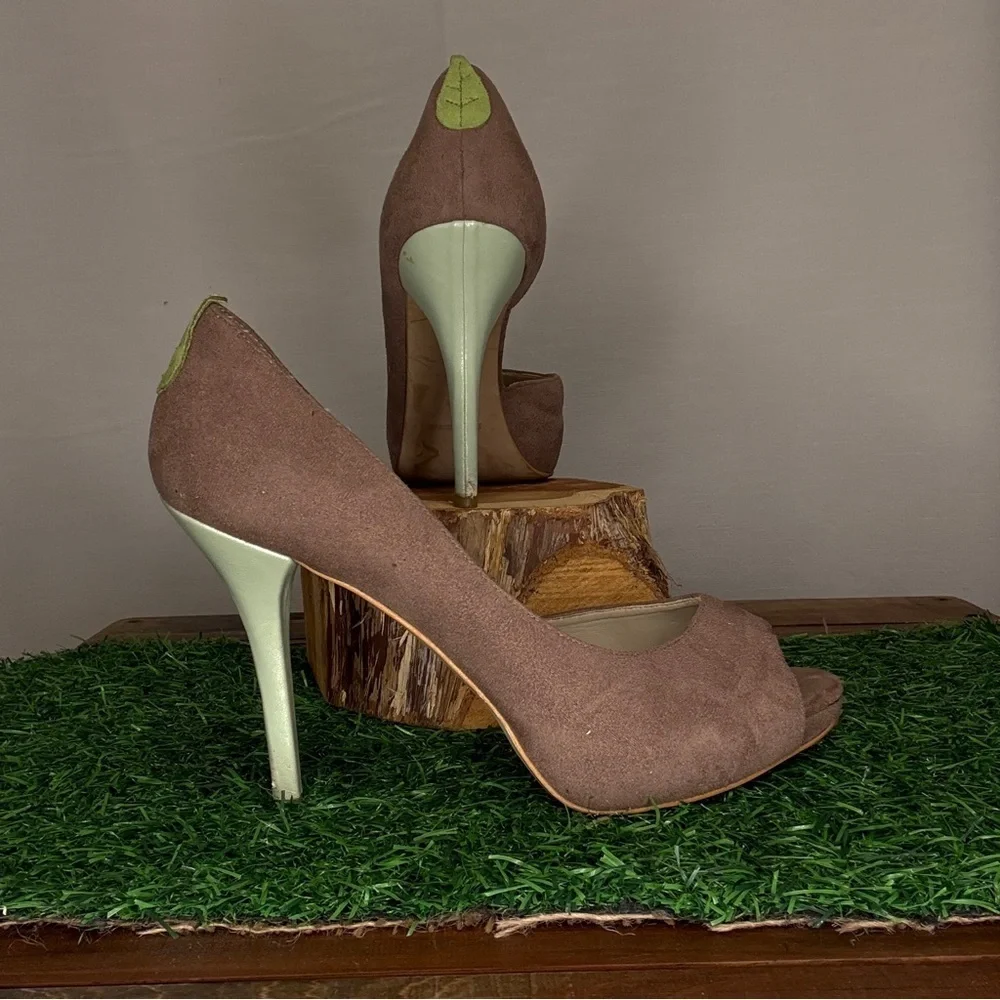 Olsen Haus Elegant Peep-Toe Tan Heels - Picture 2 of 6